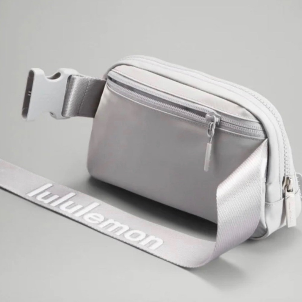 Lululemon everywhere belt bag - NWT